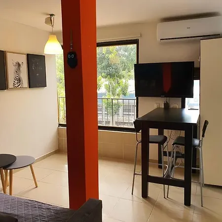 דירה מקסימה ונוחה במרכז העיר קרוב להכל-3