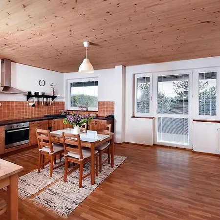 Priestranny, Svetly Apartman-2