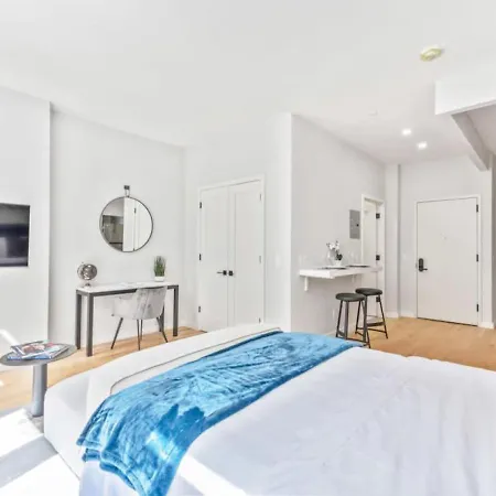 Studio W Charming Juliet Balcony In Upper East-3