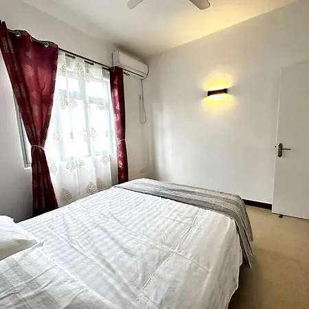 Cosy & Spacious 3 Bedroom Condo Flic En Flac-2