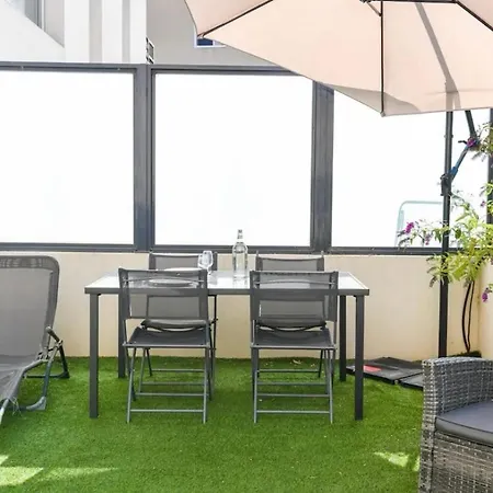 Superbe Appartement Avec Terrasse, Piscine & Parking Prive A Marseille-3