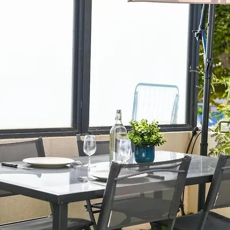 Superbe Appartement Avec Terrasse, Piscine & Parking Prive A Marseille-2