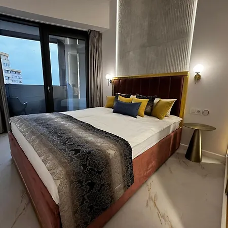 Urban Elite Private 2 Person Jacuzzi Hanza Tower-2