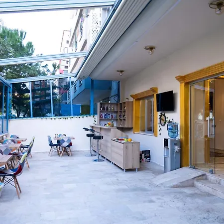 Ikarus Hotel-2