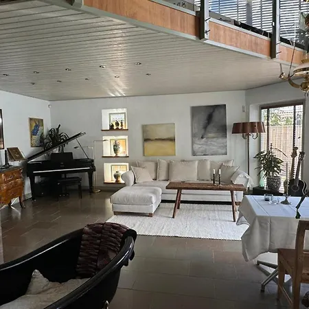 Unikt Boende I Egen Del Av Hus Naera Stad Och Strand-3