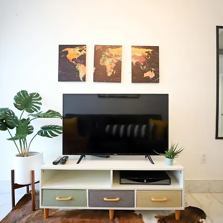 South Beach 2 Bedroom Family Pet Friendly Apartment With Free Parking On Premise-3