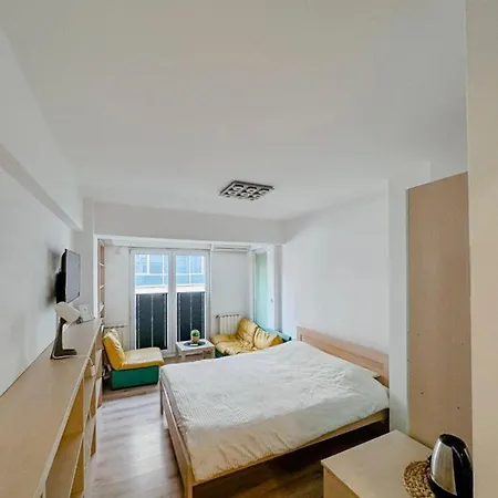 Calvin Apartment 10-2
