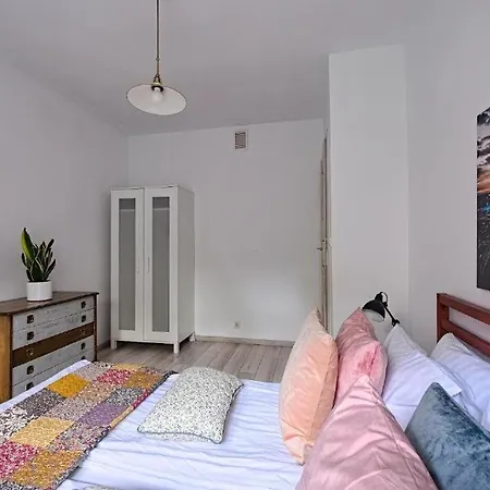 Urbannest I Kotwicznikow 21-2