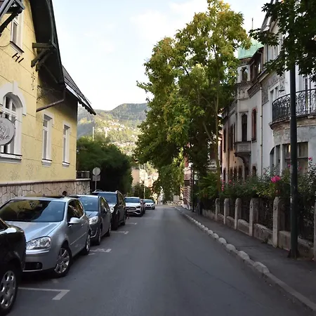 Charming Studio In City Center-Excellent Location-3
