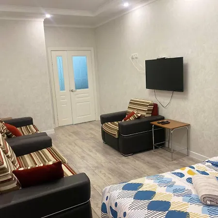 Apartment On Yakova Logvinenko 12-3