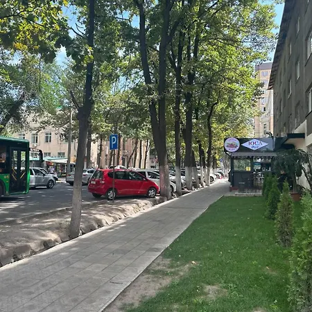 Apartment On Yakova Logvinenko 12-2