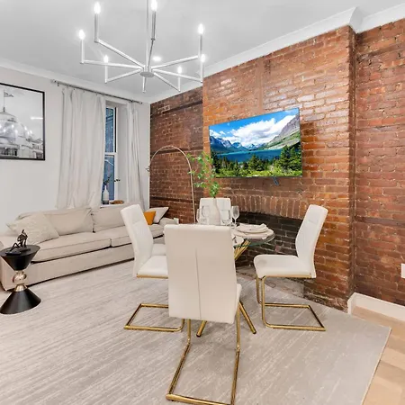 Modern 3Bd Rose Hills Manhattan Terrace Space-2