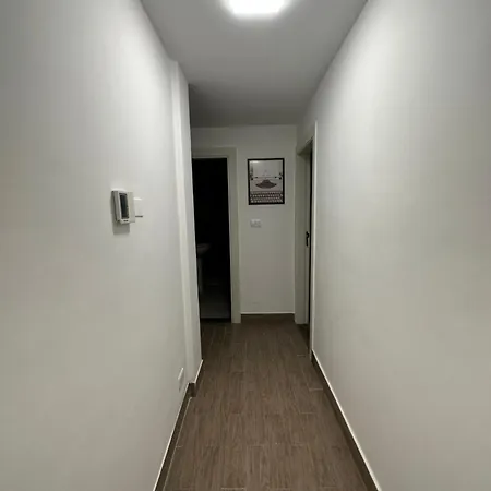 Central Apartment For Rent 22-2