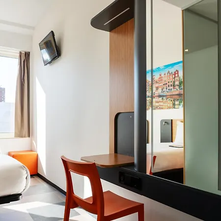 Easyhotel Amsterdam Arena Boulevard-2