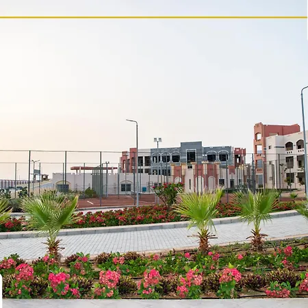 Oyster Bay Suite 01-2