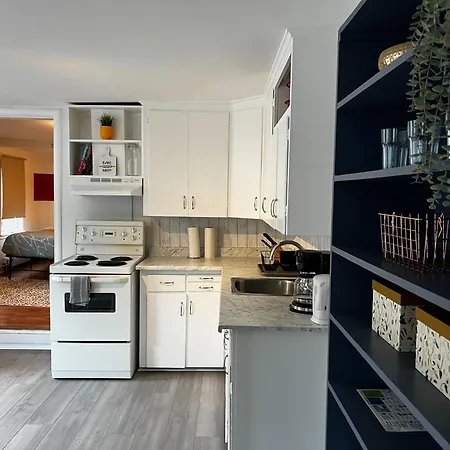 Stylish 1-Bdrm Prime Location, Unit 2-3