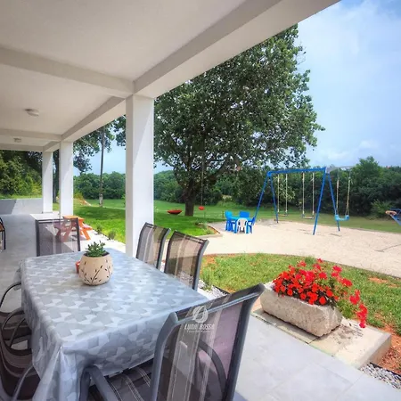 Apartment In Valtura With Family-Friendly Yard-2