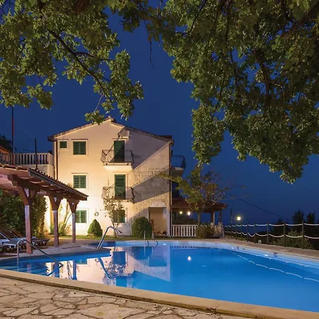 Lovely Home In Podstrana-3