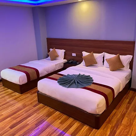 Hotel Seven Eleven-3