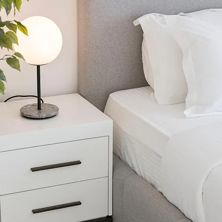 Lux Spacious 1 Bedroom - Beachfront And Seaview-3