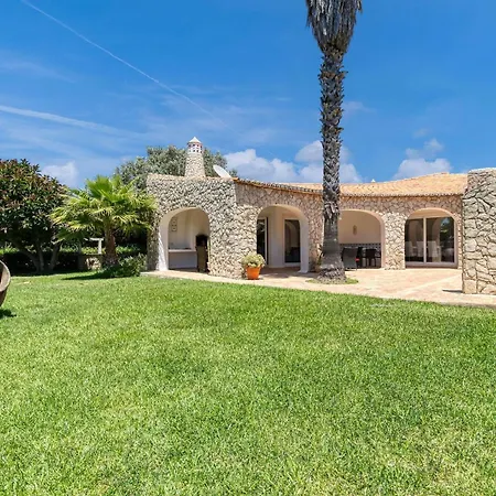 Golfinhos - Magnificent & Spacious 5 Bedroom Villa-2