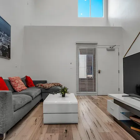 New 1 Bedroom Loft With View Of Hollywood Sign-3