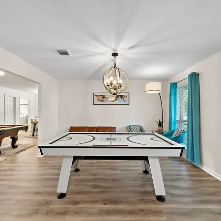 Houston Stay Game Room Bbq Yard Sleeps 16-3