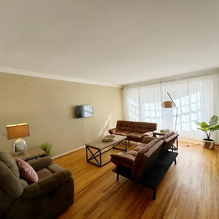 Bargain Beverly Hills 3 Bedroom In Great Area 5 Minutes To Rodeo Drive-3