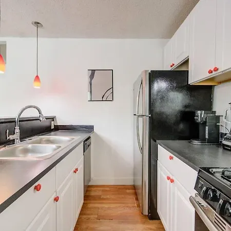 1 Bedroom Getaway In Houston-2