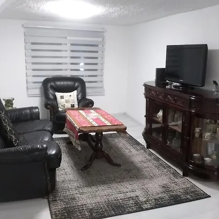 Modern & Bright Apartment In Old Town-2
