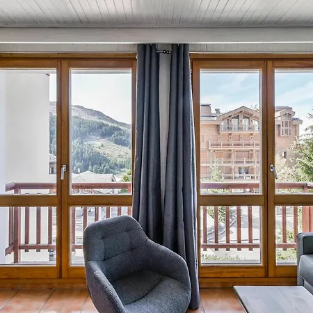 Charmant 2 Pieces Au Centre De Courchevel Avec Acces Skis Aux Pieds - Fr-1-514-65-2