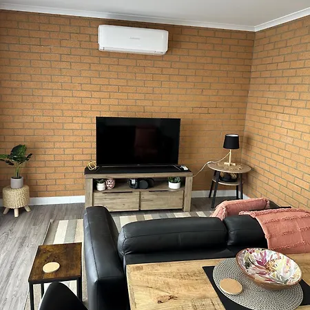 Lbarza Modern 1Br Apartment Close To Cbd-2
