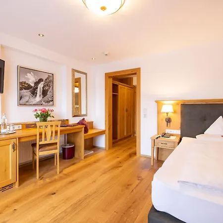Parkhotel Seefeld-2