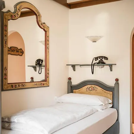 Hotel Cavallino D'Oro Bed&Breakfast-2