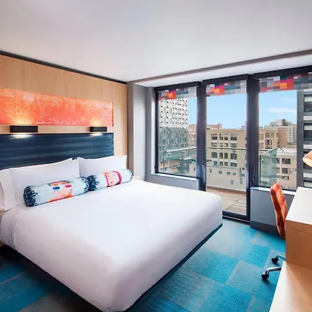 Aloft By Marriott Long Island City-Manhattan View-2