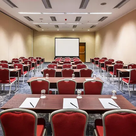 Courtyard By Marriott Prague Airport-2
