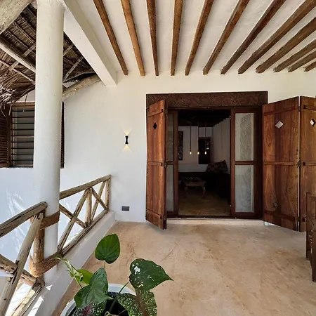 Mango Beach House-3