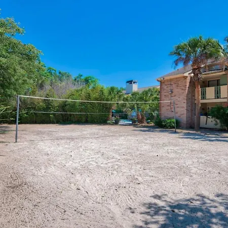 Vibrant Texan Escape With Patio & Gated Community-2