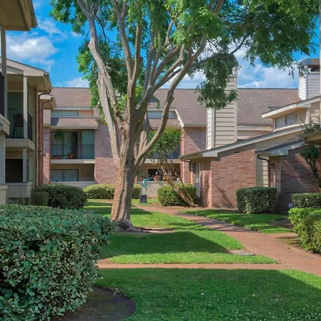 Charming 1Br Oasis - Private, Gated, Pet Friendly-2