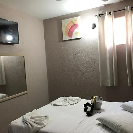 Hotel Lunar-2