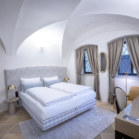 Maxim Suites By Elias Holl-2