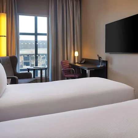 Doubletree By Hilton Edinburgh City Centre-3