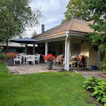 Gardenhouse- Yksityinen Talo Saunalla-2