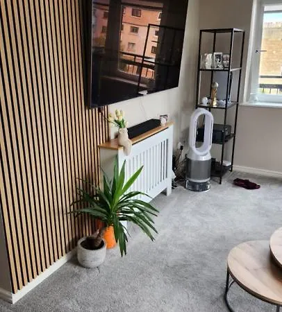 Modern Room In A Shared Flat Near Haymarket-3
