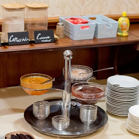 Gold Hotel Budapest-3