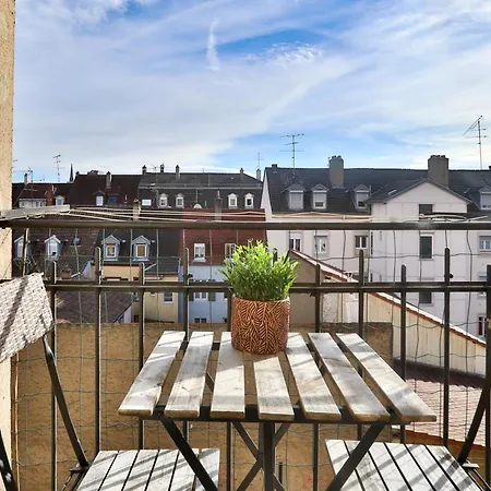 Lovely Quiet 2 Rooms Close To Center With Balcony-3