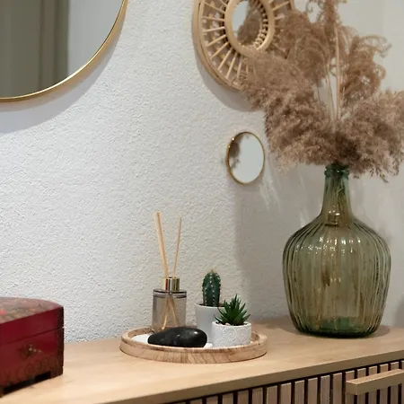Lovely Quiet 2 Rooms Close To Center With Balcony-2