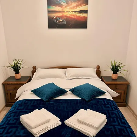 Holidayhaven 2 Rooms Near Palas Mall-3