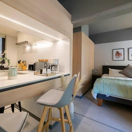 Stylish Accommodation Near Salvador Metro Station-3