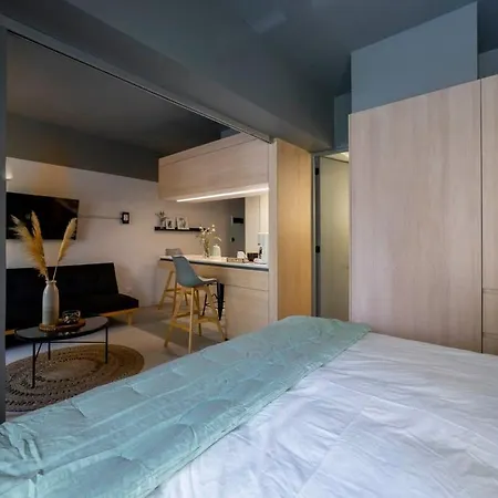Stylish Accommodation Near Salvador Metro Station-2